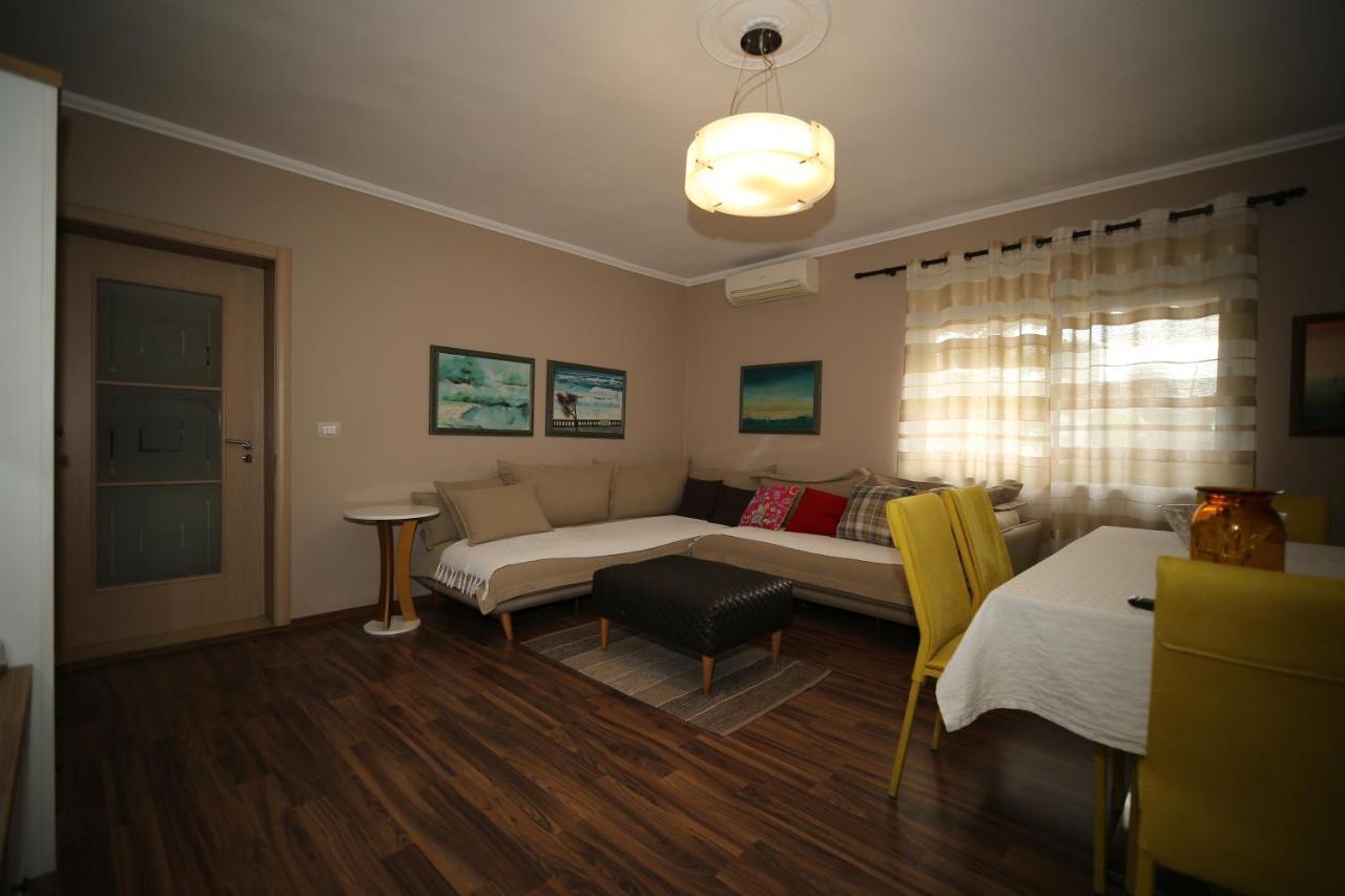 Eos Tirana Exterior foto